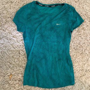 Nike running top